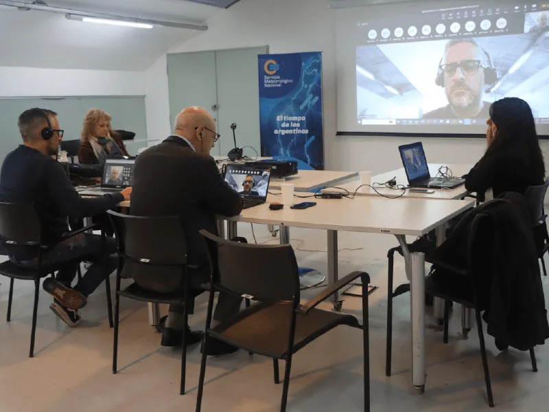 Parte del equipo argentino vinculado con la información satelital meteorológica.