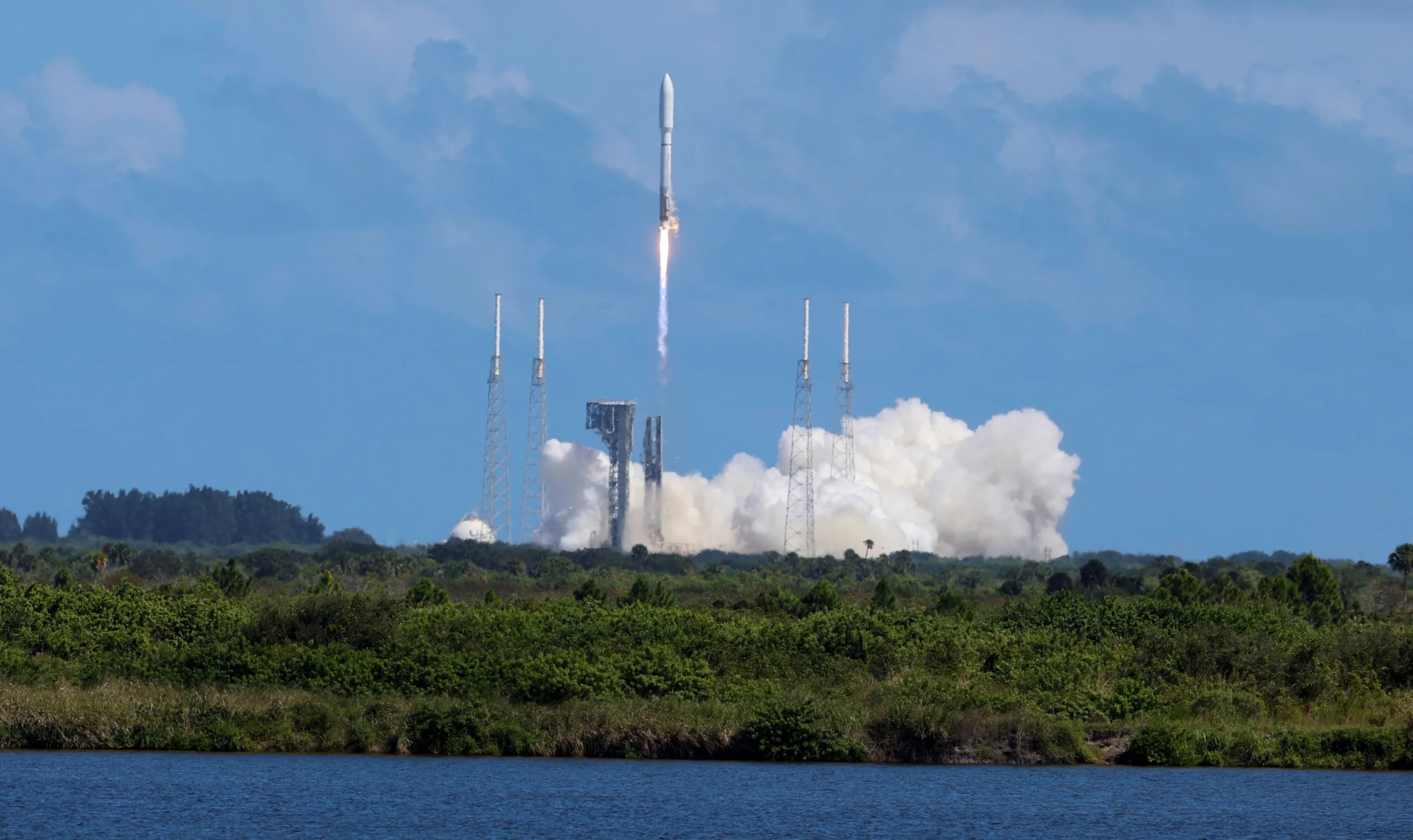A United Launch Alliance Atlas V rocket lifts off carrying Amazon's two prototype relay stations for a space-based internet service it calls Project Kuiper, from the Cape Canaveral Space Force Station in Cape Canaveral, Florida, U.S., October 6, 2023. The launch is the first to test Amazon's internet satellites in space before deploying some 3,200 more. REUTERS/Joe Skipper