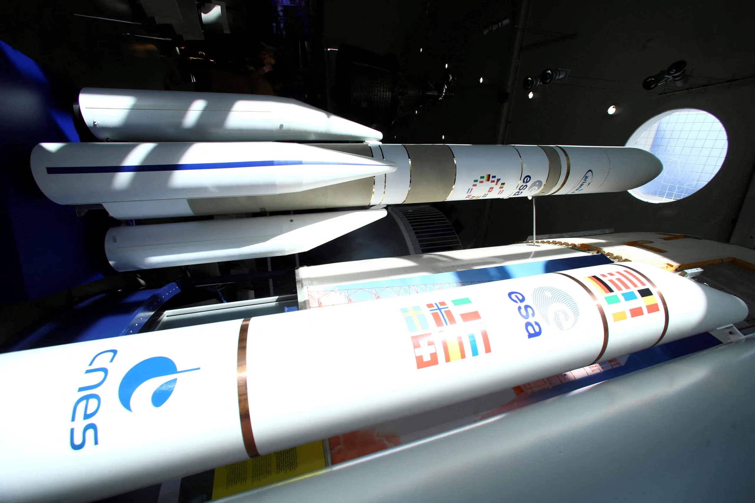 FILE PHOTO: A model of Europe's next-generation space rocket Ariane 6 is pictured at the German Aerospace Center (DLR) in Lampoldshausen near Heilbronn, Germany, February 26, 2019.   REUTERS/Ralph Orlowski/File Photo