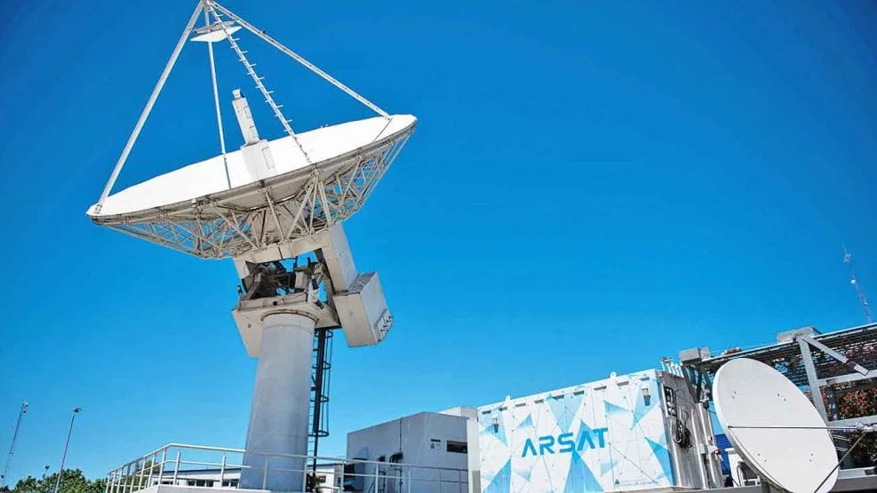 El Ministerio de Economía aprobó el Plan de Acción y Presupuesto 2025 de ARSAT, que prevé un superávit financiero de más de $4.000 millones.
