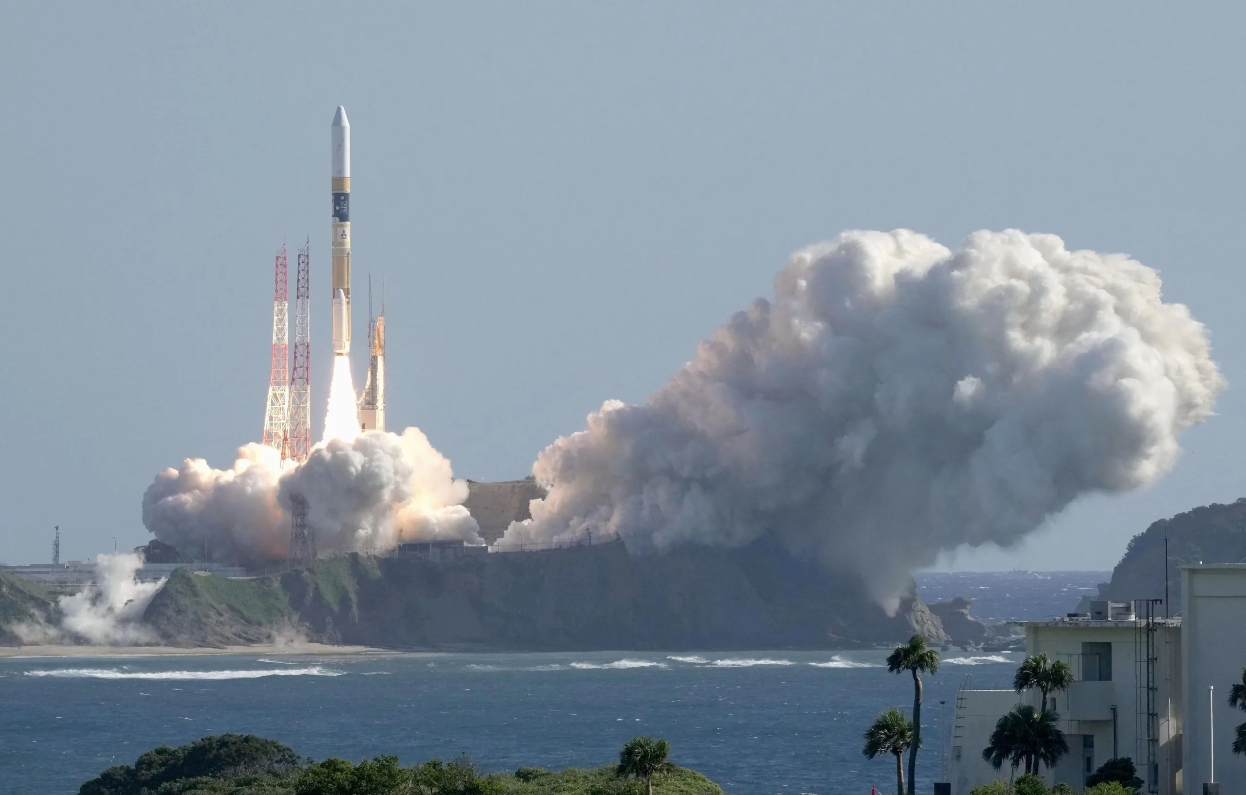 FILE PHOTO: H-IIA rocket carrying the national space agency's moon lander is launched at Tanegashima Space Center on the southwestern island of Tanegashima, Japan in this photo taken by Kyodo on September 7, 2023. Mandatory credit Kyodo/via REUTERS/File Photo