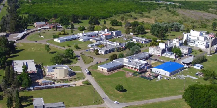 Imagen de centro atómico Ezeiza. privatización nuclear argentina