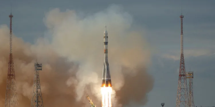 The Soyuz MS-25 spacecraft carrying the crew formed of NASA astronaut Tracy Dyson, Roscosmos cosmonaut Oleg Novitskiy and spaceflight participant Marina Vasilevskaya of Belarus, blasts off to the International Space Station (ISS) from the launchpad at the Baikonur Cosmodrome, Kazakhstan, March 23, 2024. REUTERS/Pavel Mikheyev