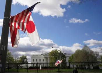 Japanese and U.S. Flags fly side by side in front of the White House ahead next week’s State Visit of Japanese Prime Minister Fumio Kishida to Washington, U.S., April 5, 2024.  REUTERS/Kevin Lamarque