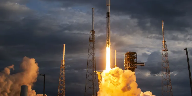 Falcon 9 lanzamiento.