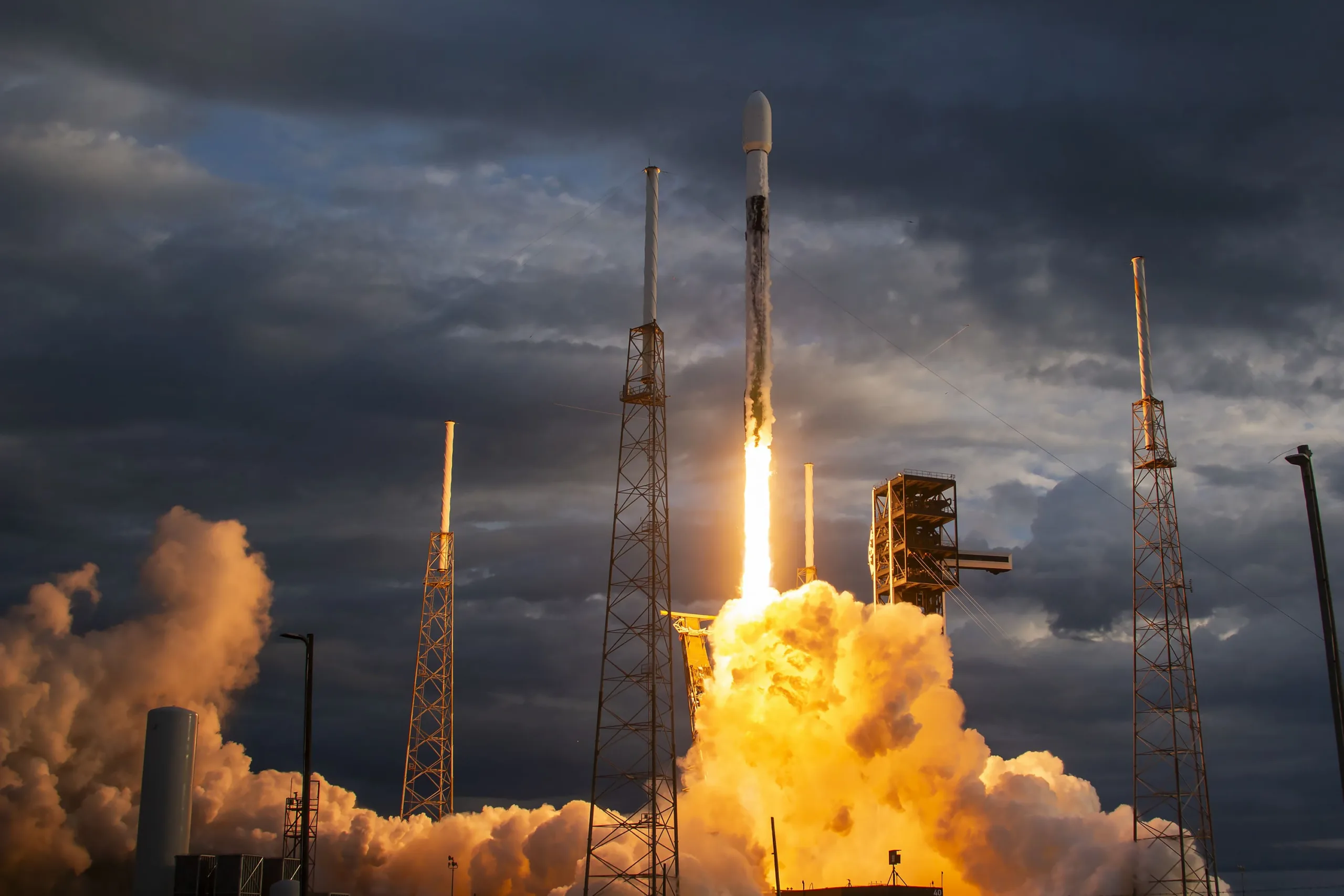 Falcon 9 lanzamiento.