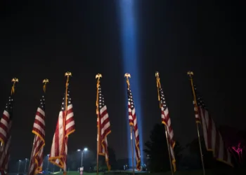 The Tunnel to Towers organization illuminates the night sky with the “Towers of Light” display, to honor those lost in the attacks of Sept. 11, 2001, the Pentagon, Washington, D.C., Sept. 9, 2020. (DoD photo by Lisa Ferdinando)