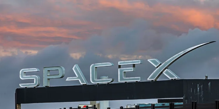 Logo oficial de SpaceX