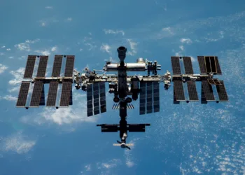 Imagen de la Estación Espacial Internacional (ISS) vista desde el espacio. Estacion espacial retiro