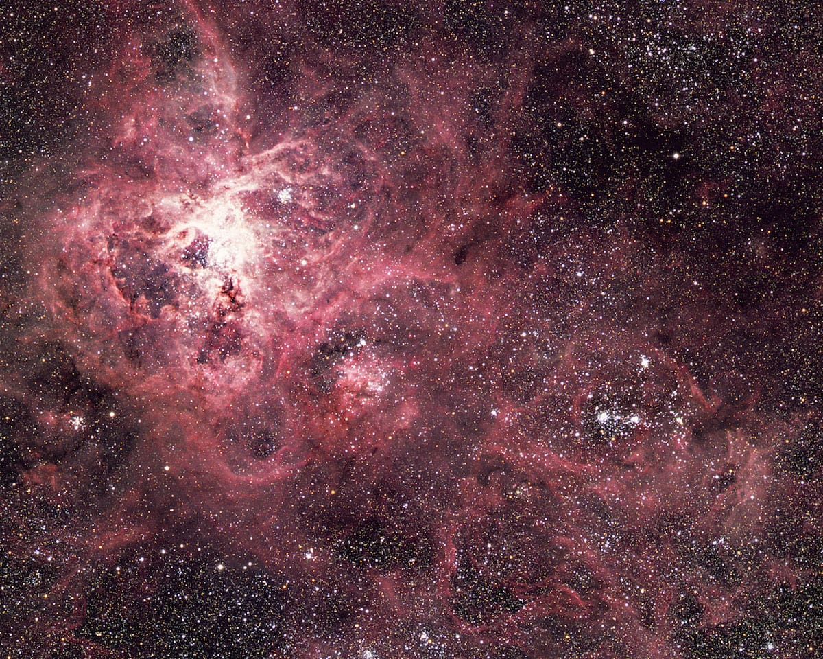 Tarantula nebula in the LMC, before supernova 1987A. Same scale as AAT 48.
Three-colour image made from BGR plates taken at the AAT prime focus:
2311	  IIa-O/GG 385	20m
2312  IIa-D/GG 495	25m
2310  098-04/RG 610	35m