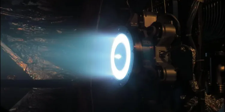 Propulsión eléctrica en el espacio