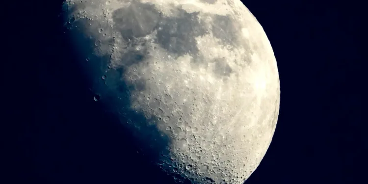 Luna Asteroide