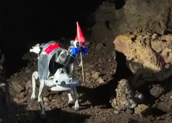 China tunel lunar volcan