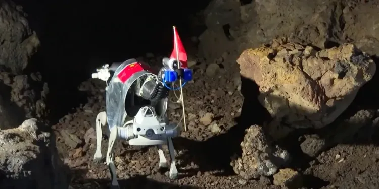China tunel lunar volcan