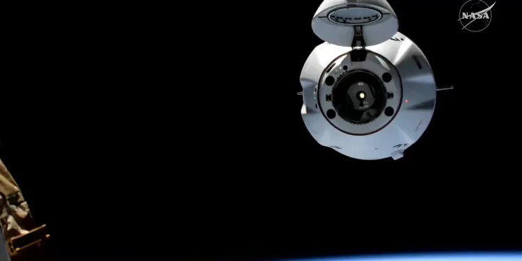 CRS33 Dragon SpaceX