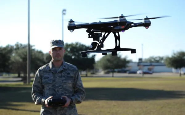 dron militar