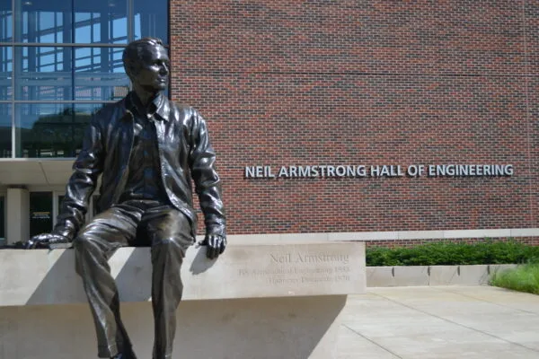 Homenaje a Neil Armstrong en la Universidad Purdue.