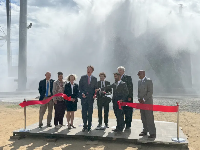 Rocket Lab inaugura plataforma de lanzamiento para el cohete Neutron