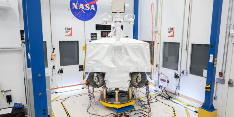 VIPER recopilará información sobre la ubicación y concentración de volátiles, como hielo de agua, y otros recursos en el Polo Sur de la Luna.
