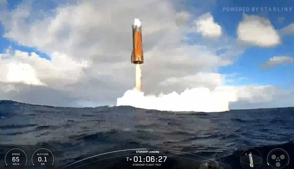 Starship completa con éxito su vuelo de prueba 10 al amerizar de forma controlada en el océano.