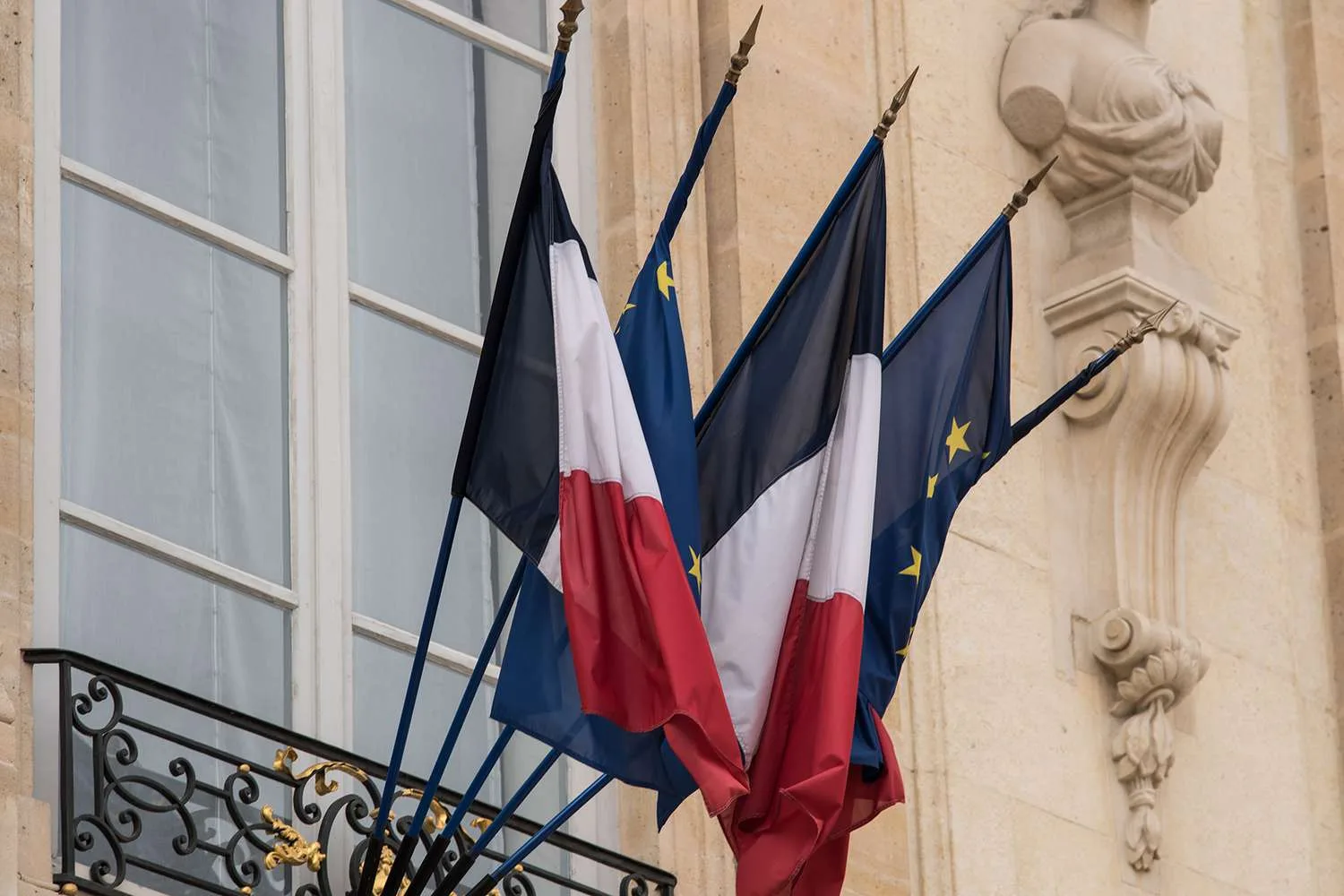 China busca fortalecer los intercambios de alto nivel con Francia.