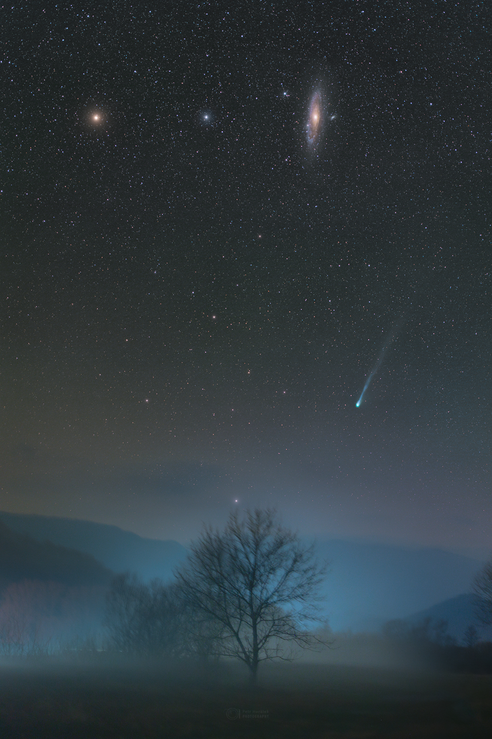 A medida que se acerca el otoño para los observadores del cielo del norte, el cometa 12P/Pons-Brooks se vuelve más brillante.