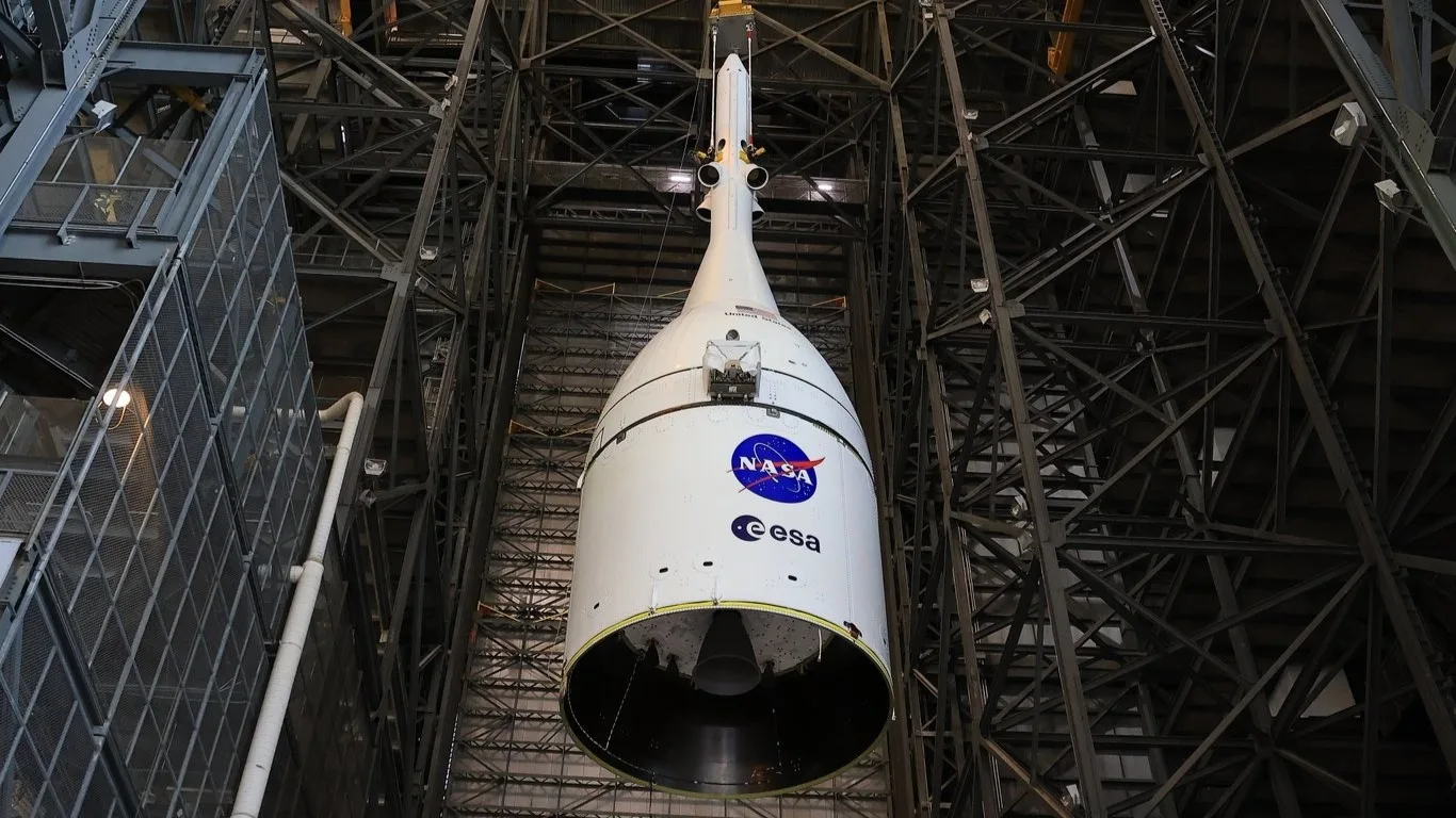 Orion integrada SLS NASA