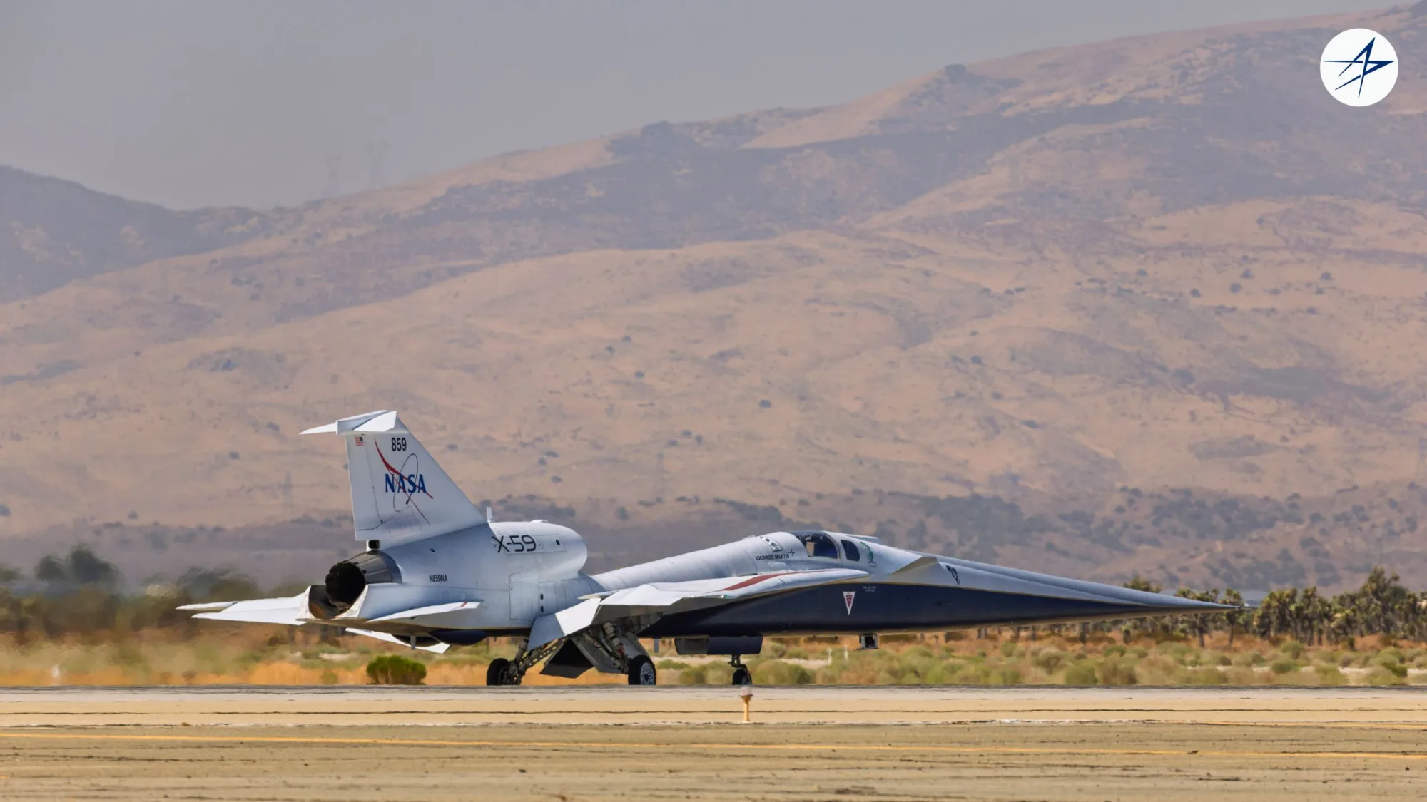 El avión supersónico X-59 de la NASA realizó exitosamente su primer vuelo experimental este martes 28 de octubre.