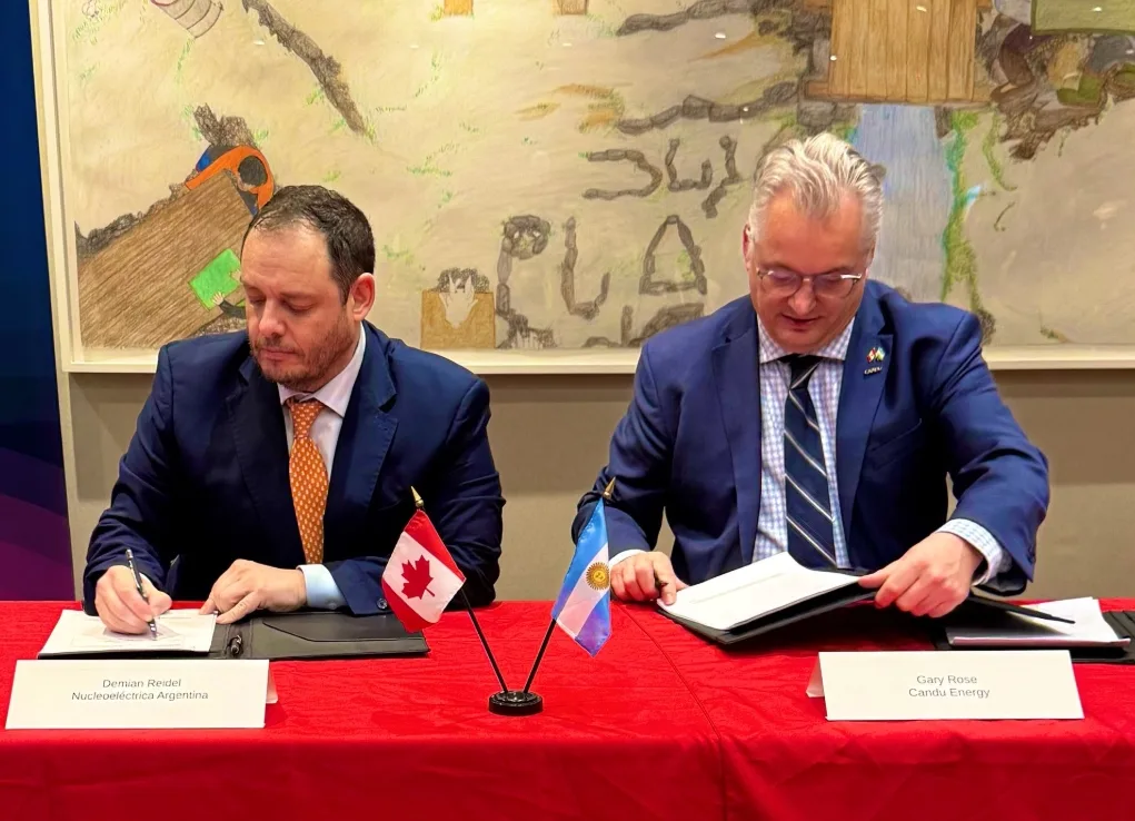Nucleoeléctrica Argentina y la empresa canadiense Candu Energy firmaron un Memorando de Entendimiento (MOU) para exportar servicios de ingeniería, asistencia técnica y mantenimiento de centrales nucleares tipo CANDU.