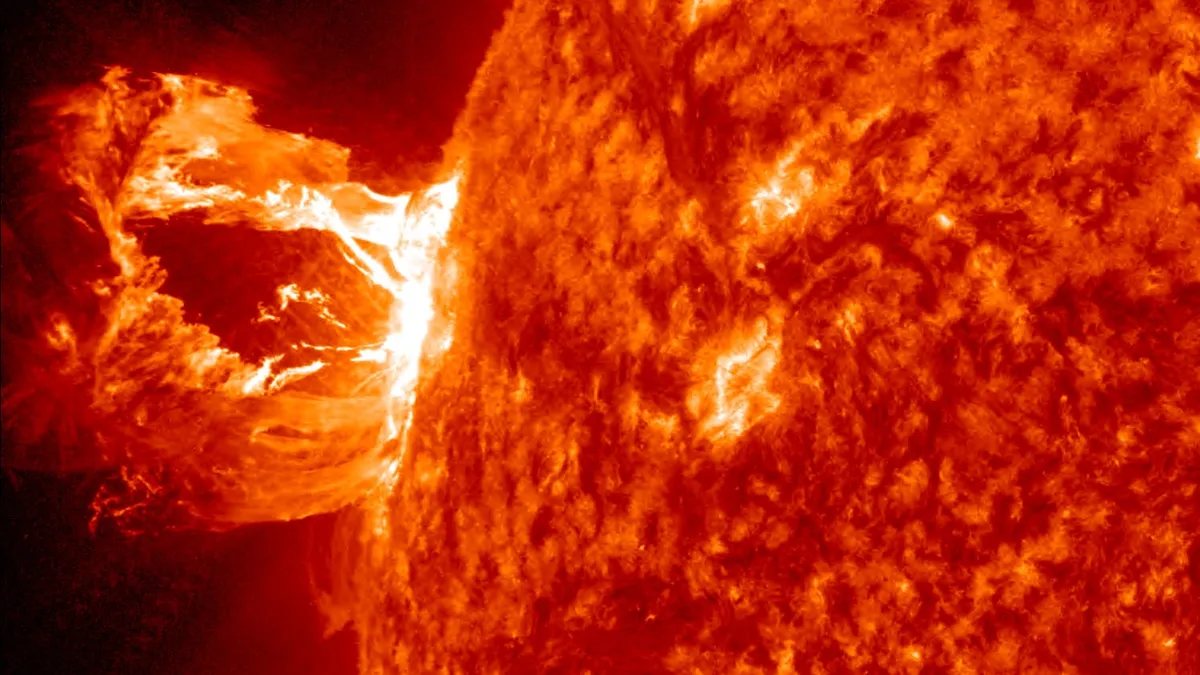 El 11 de noviembre de 2025, el Sol desató una gran erupción solar de clase X5.1.