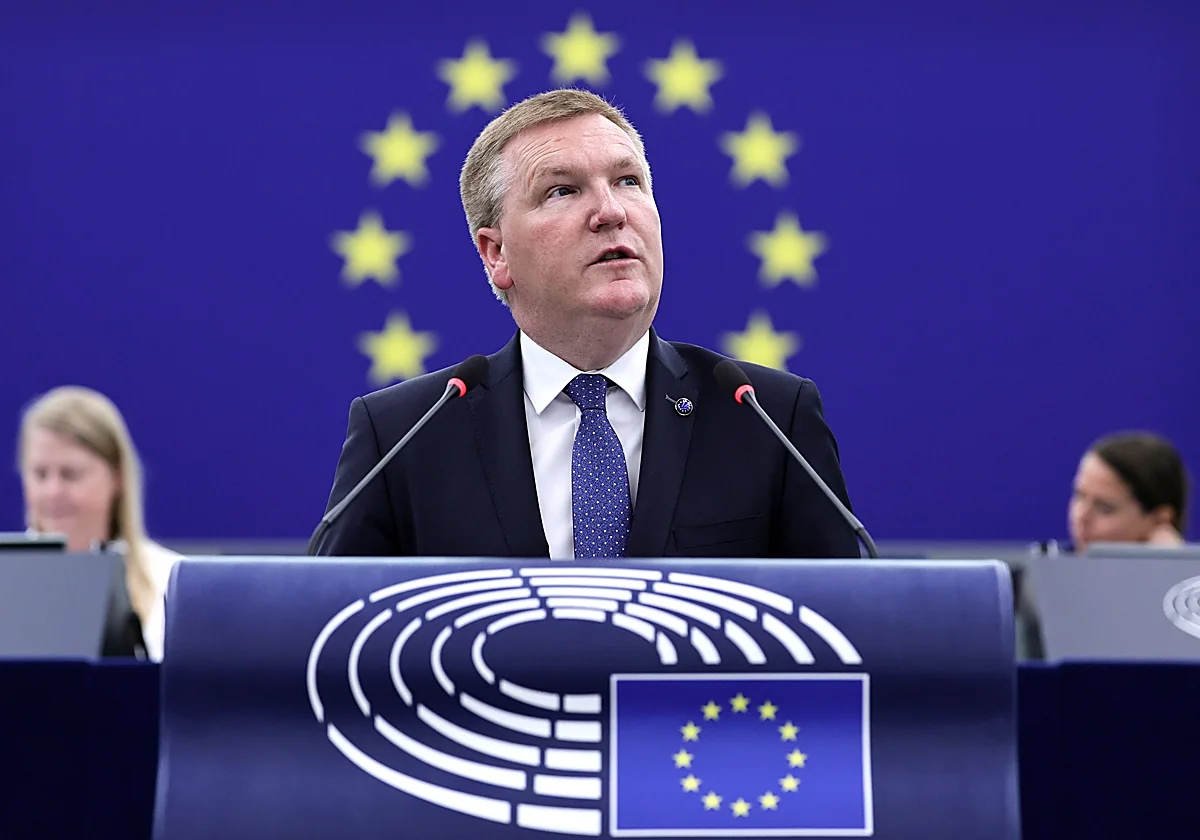 Michael McGrath es comisario de Democracia, Justicia, Estado de Derecho y Protección del Consumidor. Su tarea es defender y fortalecer los valores y principios fundamentales que sustentan nuestra Unión, nuestras sociedades y nuestras economías.