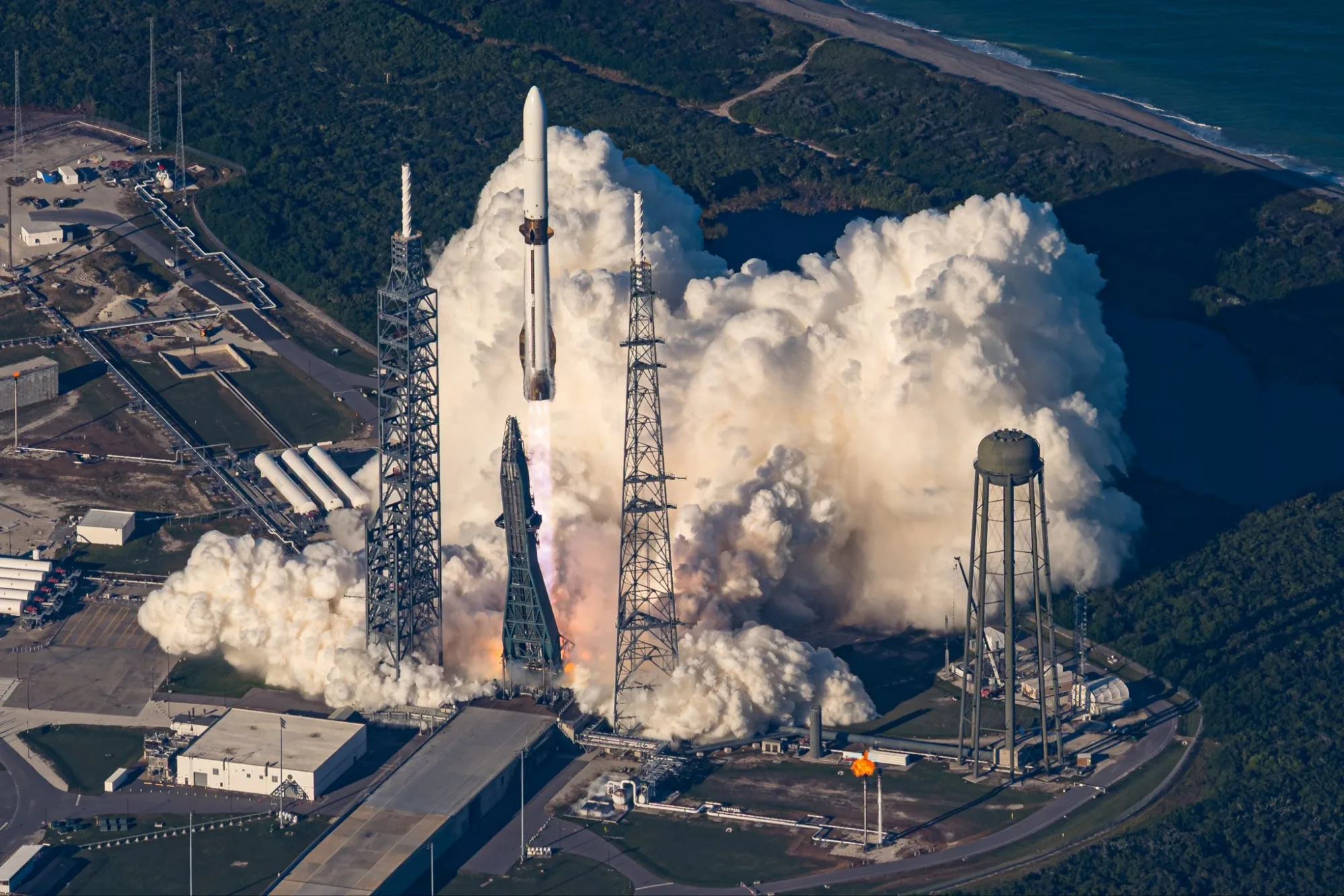 El jueves 13 de noviembre, Blue Origin concretó con éxito el segundo lanzamiento de su super cohete New Glenn.