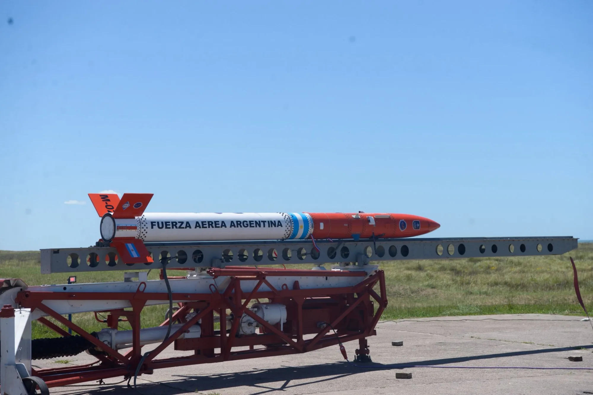 Cohete sonda MET 1-SO lanzado por la Fuerza Aérea Argentina el 22 de mayo de 2025.