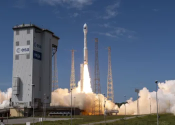 Arianespace lanzamiento satélite surcoreano KOMPSAT-7 a bordo de un cohete Vega C