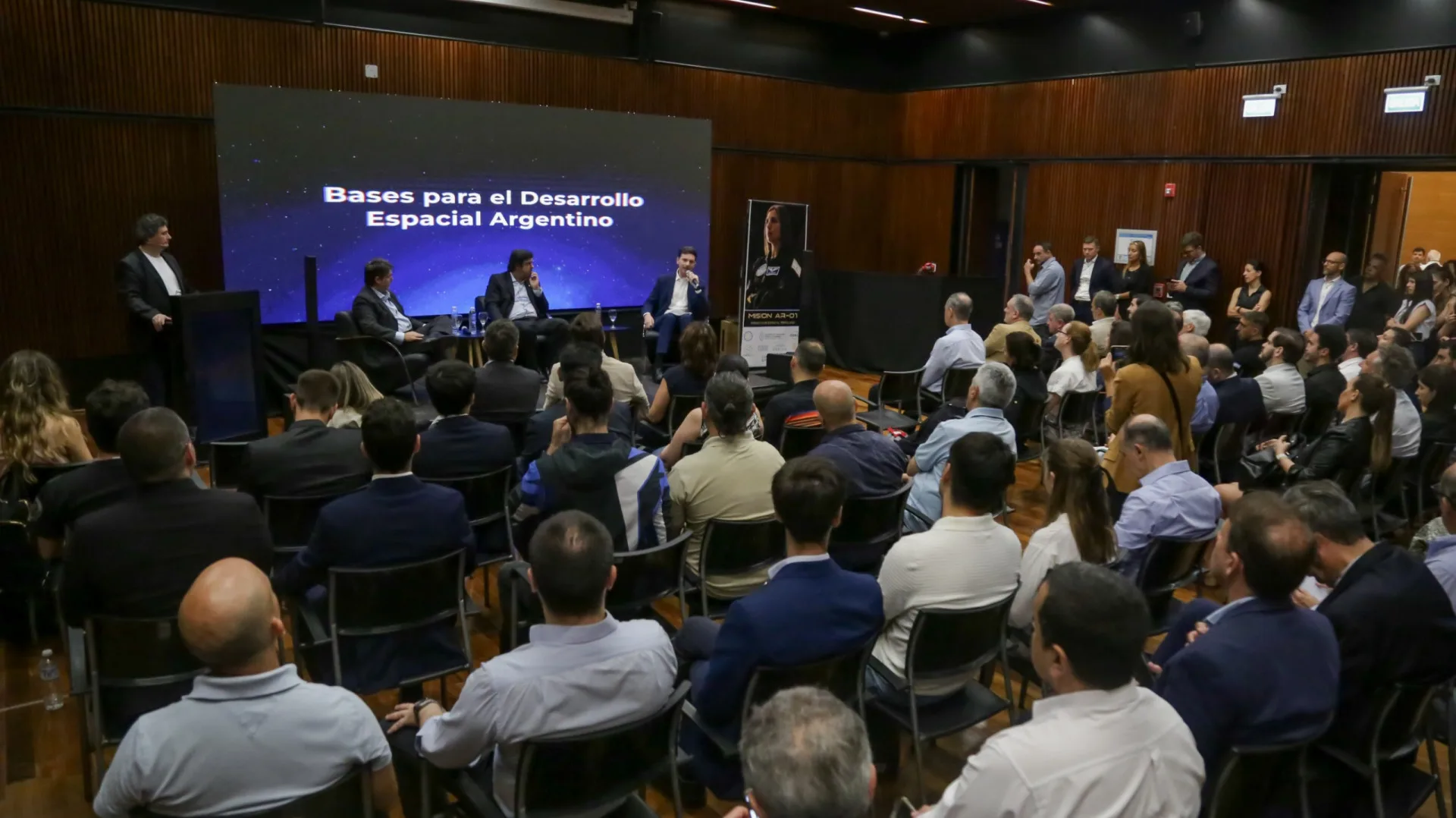 El Secretario de Innovación, Ciencia y Tecnología, Darío Genua, presentó las Bases para el Desarrollo Espacial Argentino en el Centro Cultural de la Ciencia.