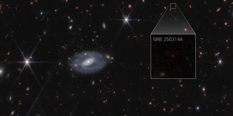 El Telescopio Espacial James Webb de la NASA identificó la fuente de un destello de luz superbrillante conocido como estallido de rayos gamma: una supernova que explotó cuando el universo tenía tan solo 730 millones de años.