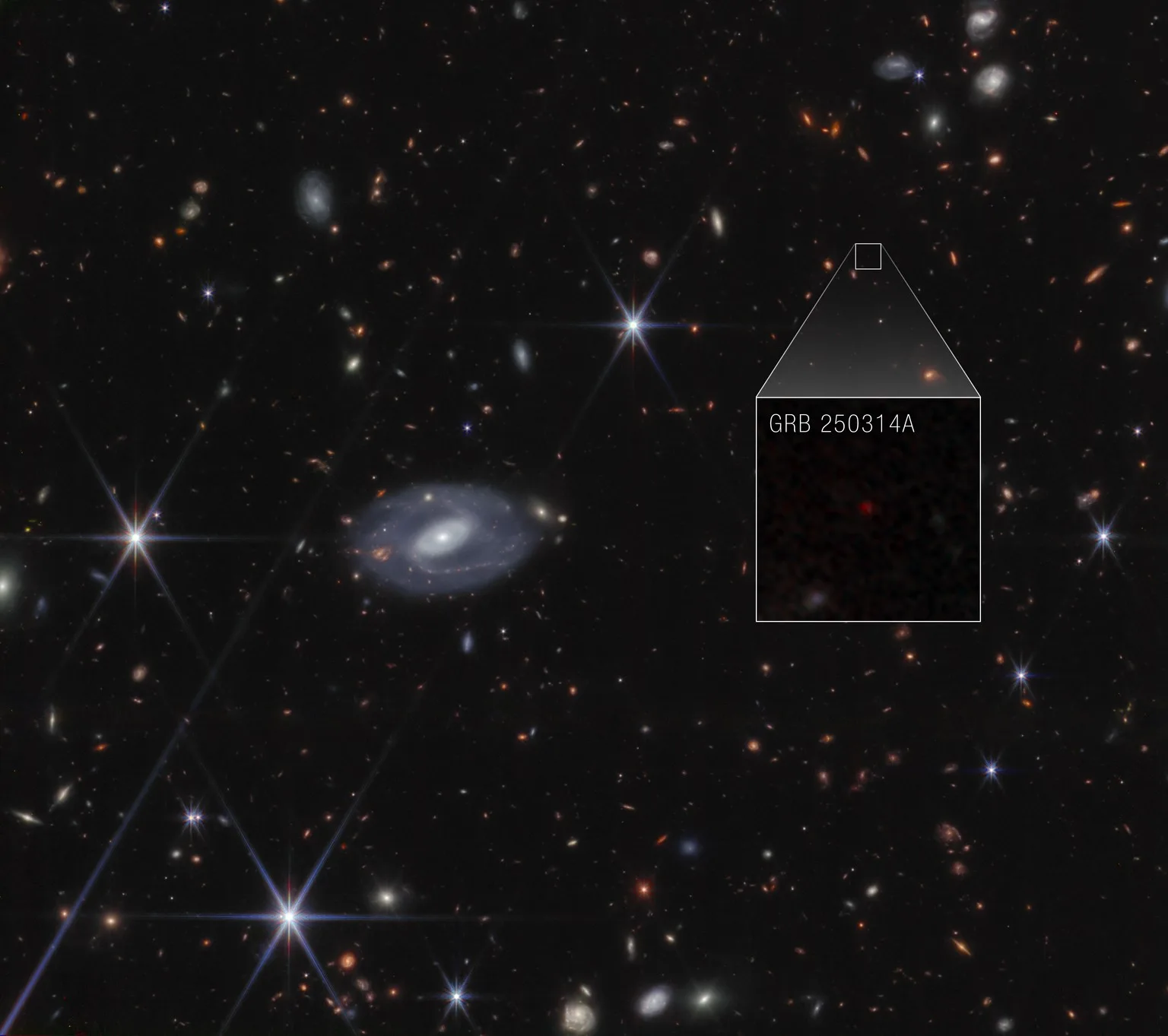 El Telescopio Espacial James Webb de la NASA identificó la fuente de un destello de luz superbrillante conocido como estallido de rayos gamma: una supernova que explotó cuando el universo tenía tan solo 730 millones de años.