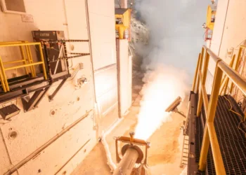 Northrop Grumann realiza una prueba estática del motor SMASH.