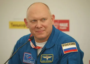 SpaceX retira cosmonauta ruso de Crew-12