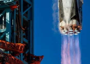 El cohete reutilizable Zhuque-3 de la empresa china Landscape realiza su primer intento de lanzamiento y recuperación de booster.