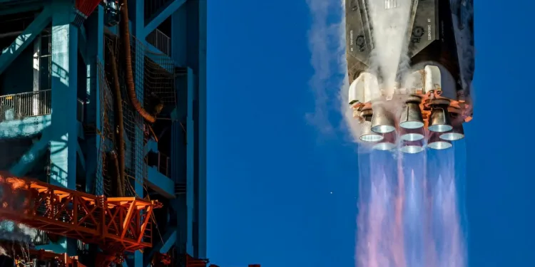 El cohete reutilizable Zhuque-3 de la empresa china Landscape realiza su primer intento de lanzamiento y recuperación de booster.