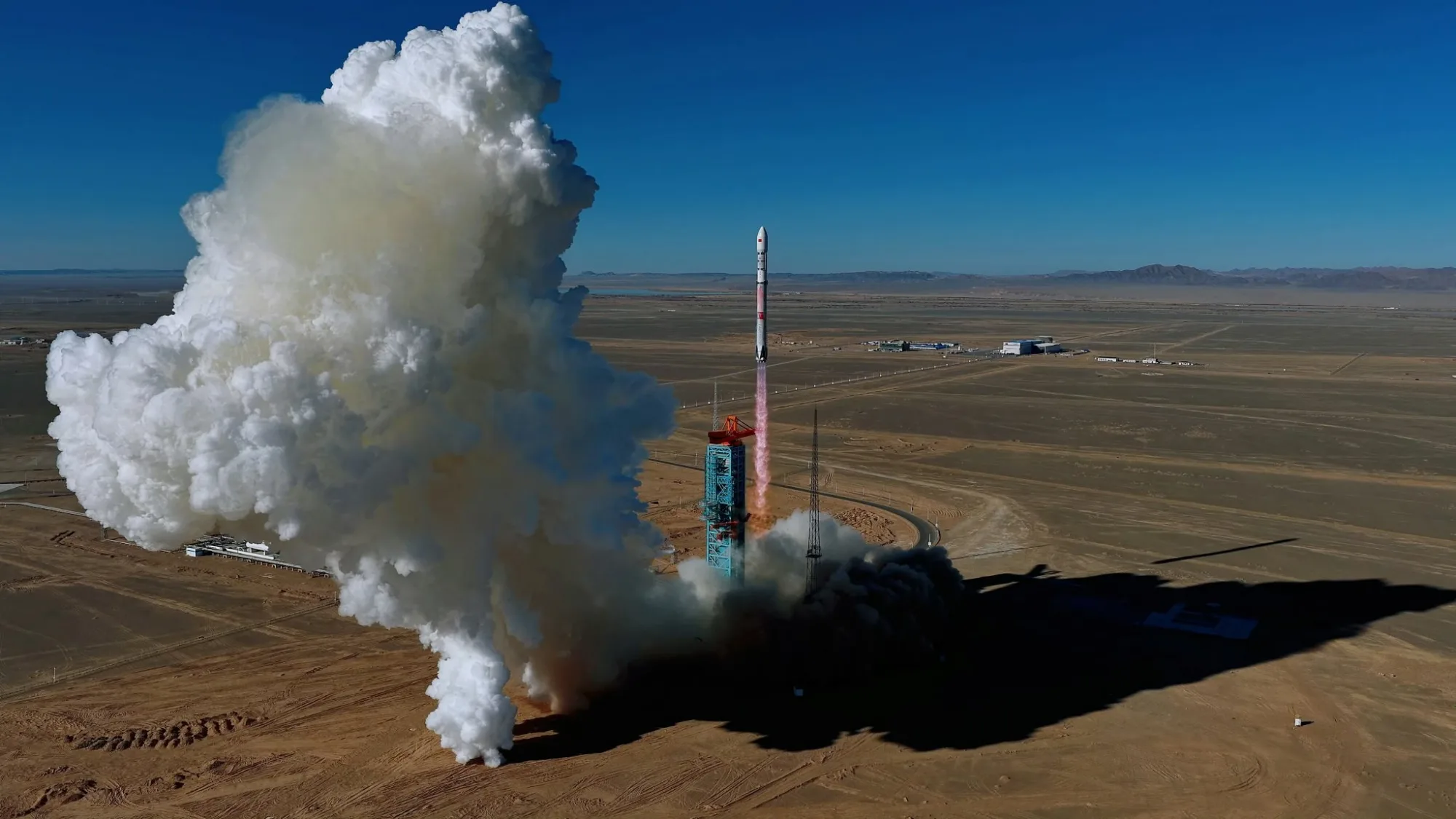 Lanzamiento del cohete Zhuque-3 de la empresa china Landscape desde el Centro de Lanzamiento de Jiuquan, en el desierto de Gobi