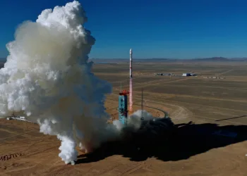 Lanzamiento del cohete Zhuque-3 de la empresa china Landscape desde el Centro de Lanzamiento de Jiuquan, en el desierto de Gobi