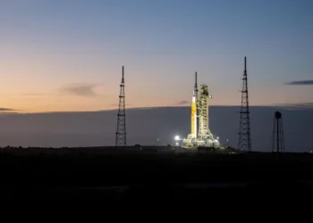 NASA adelanta el ensayo clave de carga de combustible del cohete SLS para Artemis II y presiona para volar a la Luna en febrero.