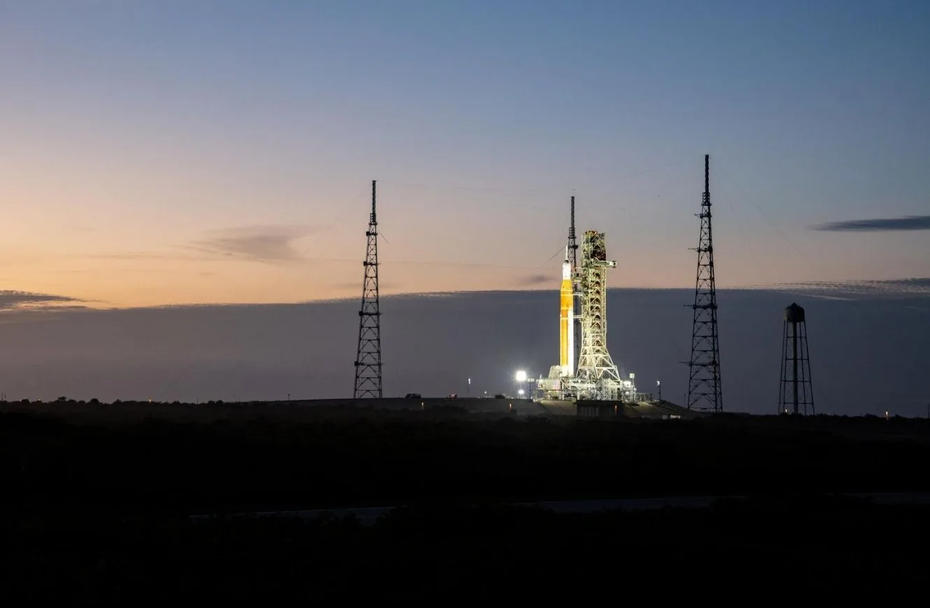 NASA adelanta el ensayo clave de carga de combustible del cohete SLS para Artemis II y presiona para volar a la Luna en febrero.