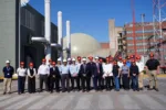 Delegación bipartidaria del Comité de Energía y Comercio de la Cámara de Representantes de Estados Unidos junto a equipos de Nucleoeléctrica. En la visita al Complejo Nuclear Atucha, el grupo recorrió las instalaciones de ambas centrales nucleares.