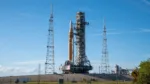 La NASA publica una infografía de su misión lunar Artemisa II y aparece el satélite de la CONAE.