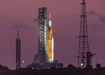 SLS NASA Plataforma 39B Artemisa II Luna