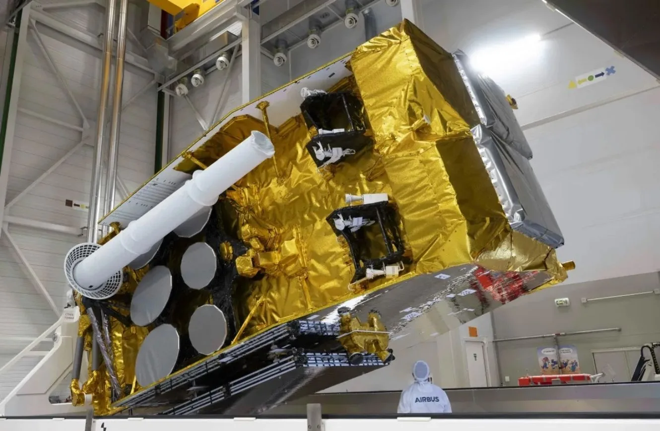 El SpainSat NG II se integró y ensayó en las instalaciones de Airbus en Toulouse. Luego, viajó en septiembre de 2025 a Florida, donde fue lanzado a bordo de un cohete Falcon 9.