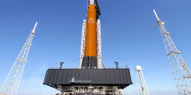 Space Launch System (SLS), el cohete del programa Artemisa de la NASA.
